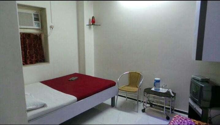 מומביי New Metro Guest House מראה חיצוני תמונה