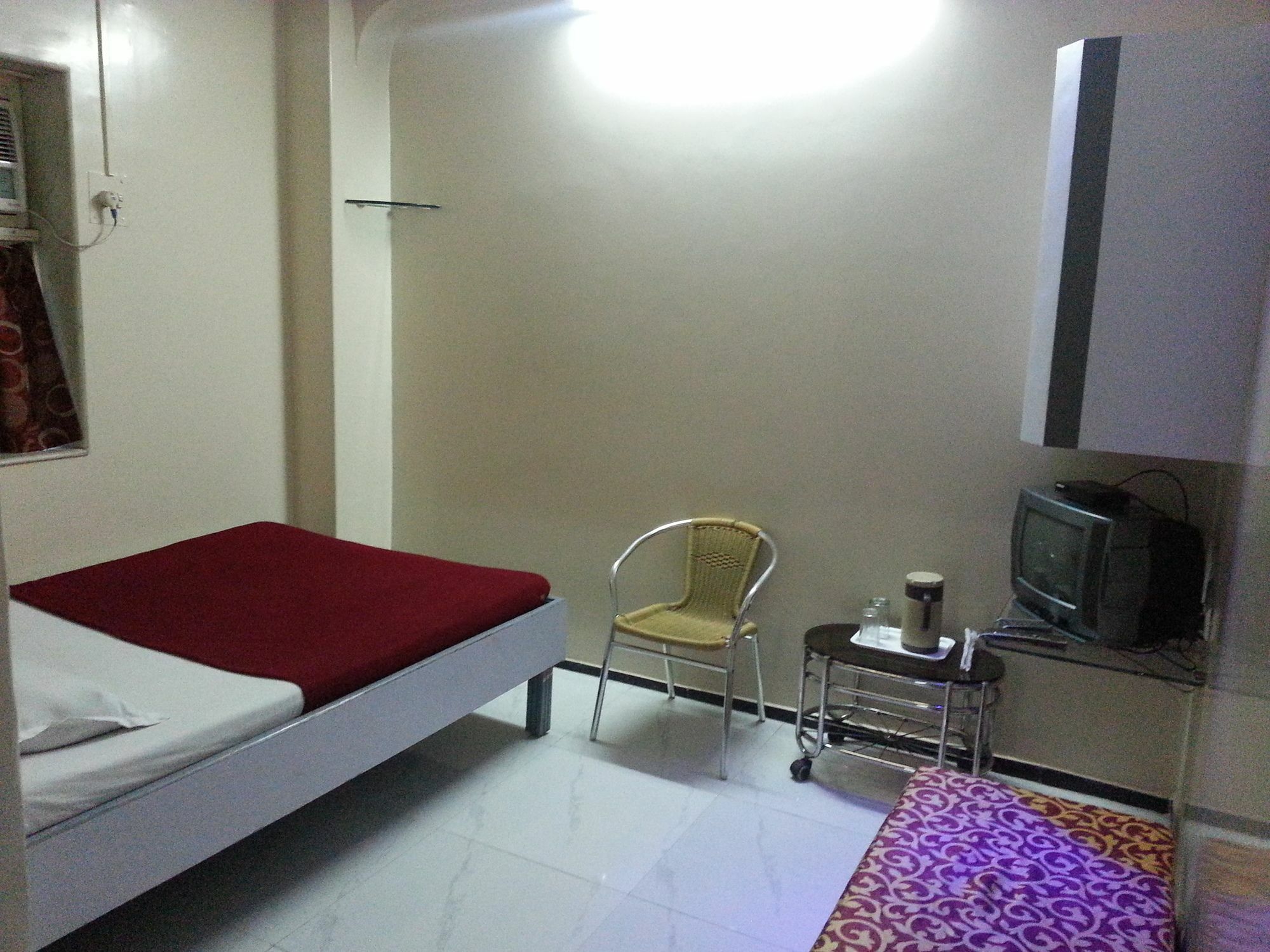 מומביי New Metro Guest House מראה חיצוני תמונה